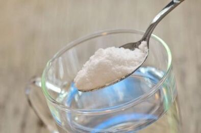 Une cuillère à café de soda